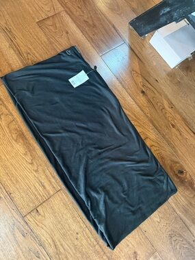 Beyond Yoga Infinity Scarf w pocket - Solid Stretch Fabric